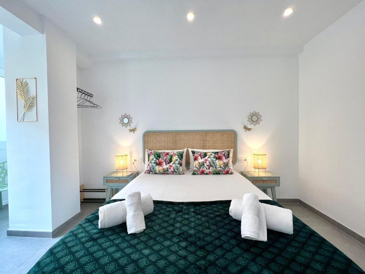 Malagueta Beach II & Private Terrace By Ele Apartments Málaga Kültér fotó